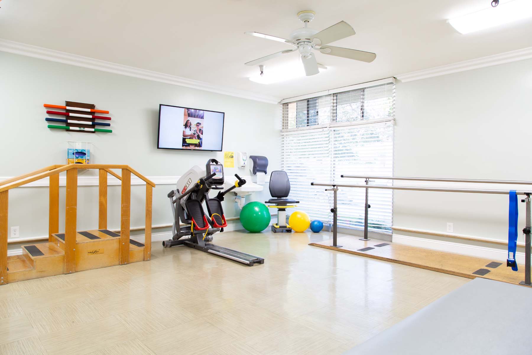 Beachside Post Acute therapy walking room